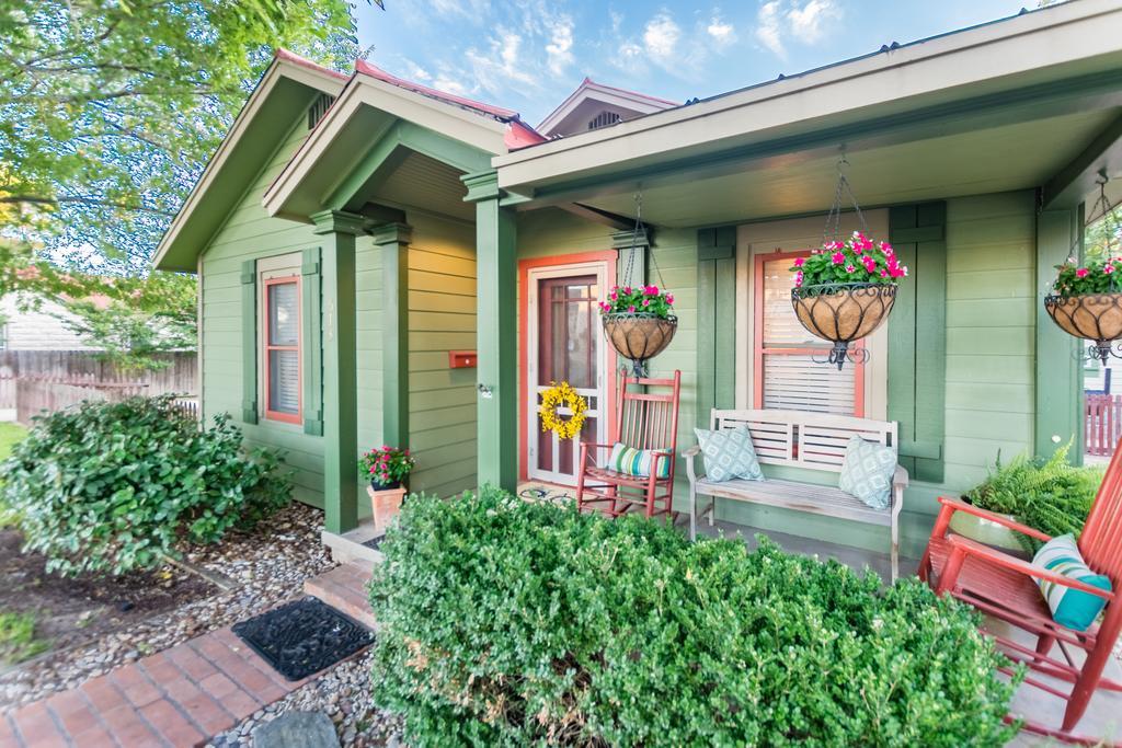 Agape Front Cottage Фредериксбург Екстериор снимка